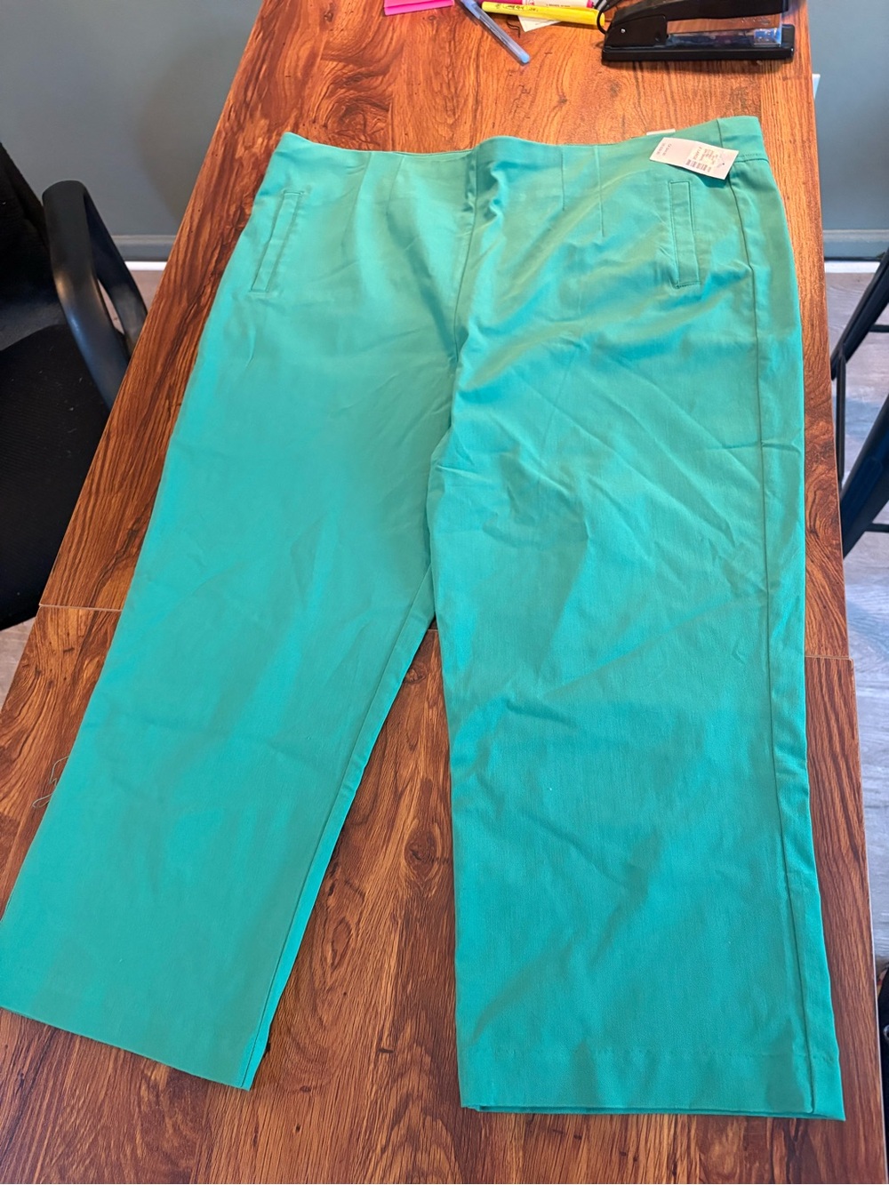 NWT Maurices Emerald Green Bengaline High Rise Capris XL